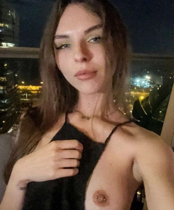 Голая Вика Меднис